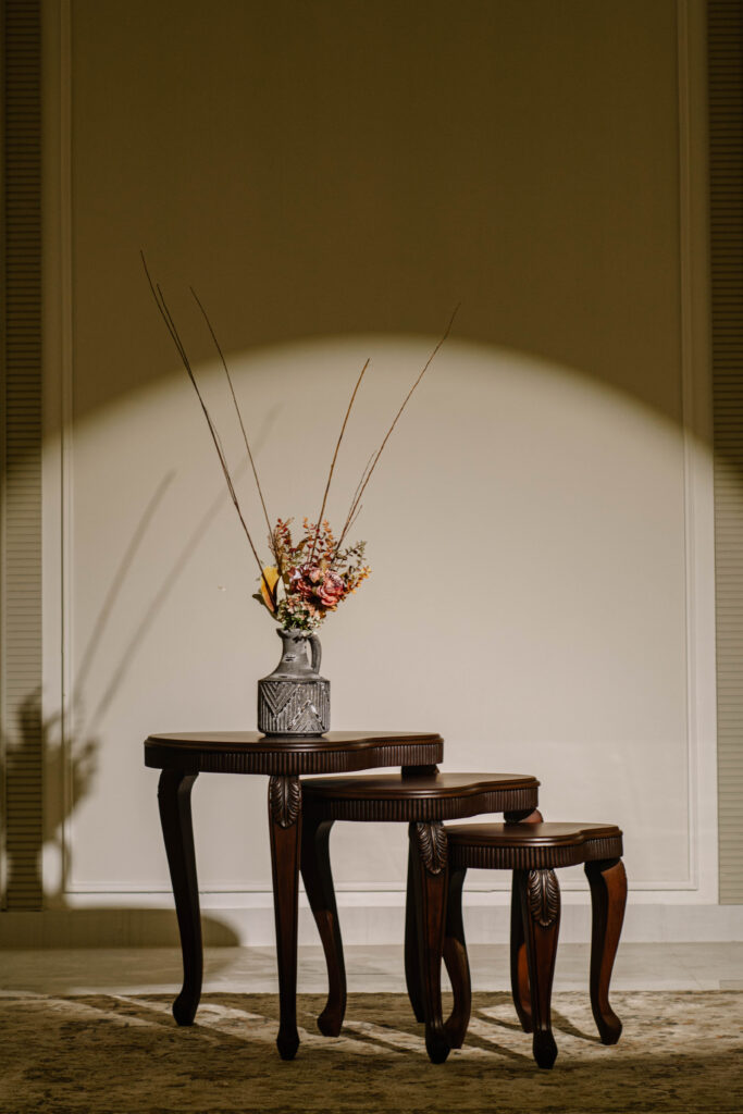 this image is for Apple Nest Table