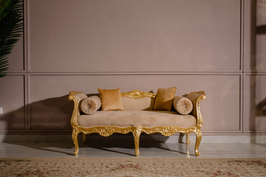 Classic Rose Settee