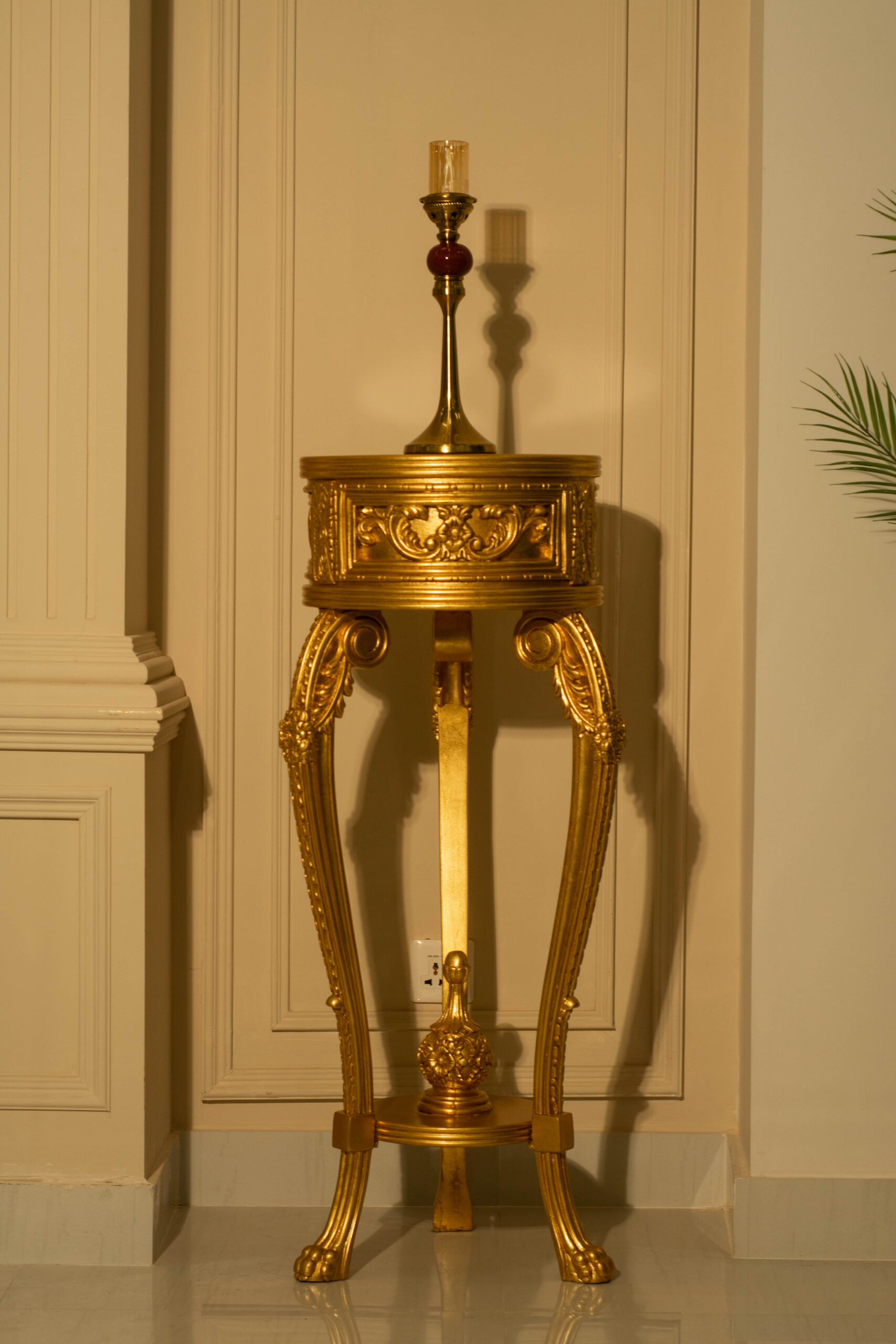 Italian Pedestal - Image 2