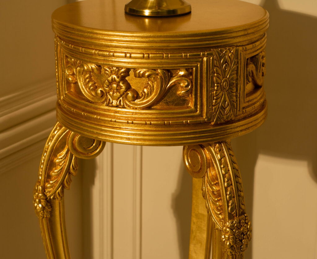 this image is for Italian Pedestal
