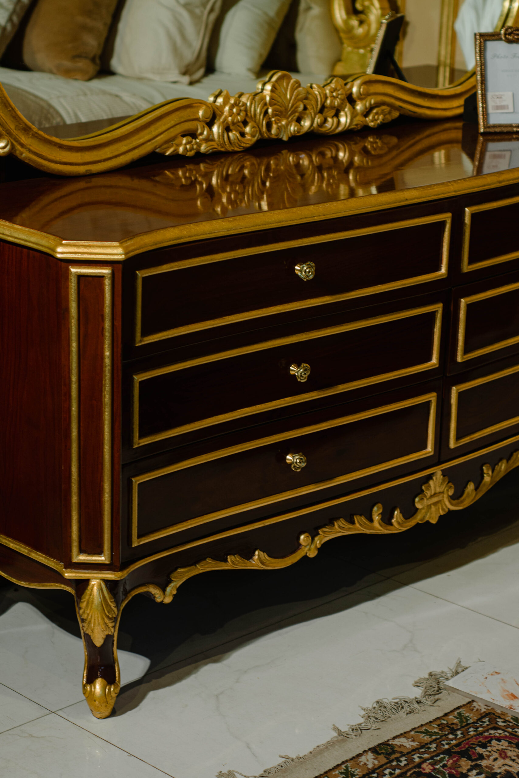 King Dresser & Mirror - Image 4