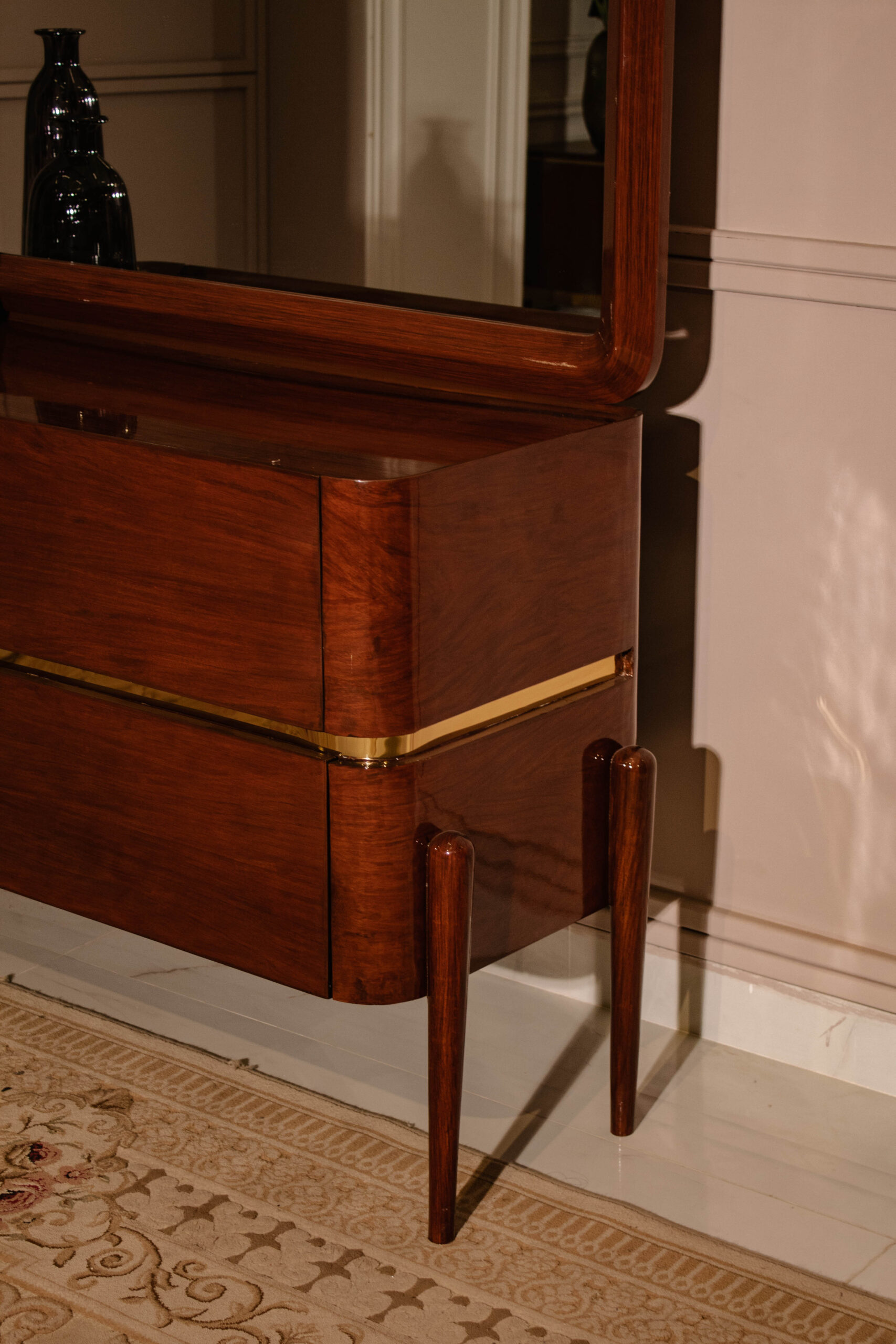 Moderna Dresser & Mirror - Image 4