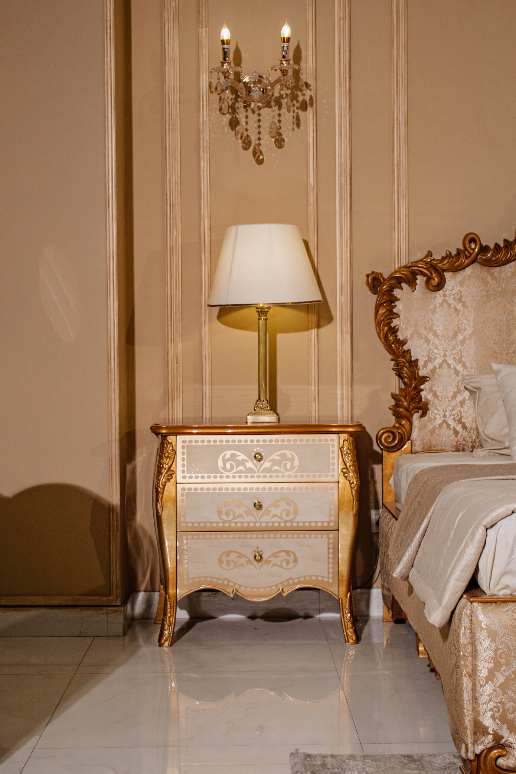 Versailles Bed - Image 3
