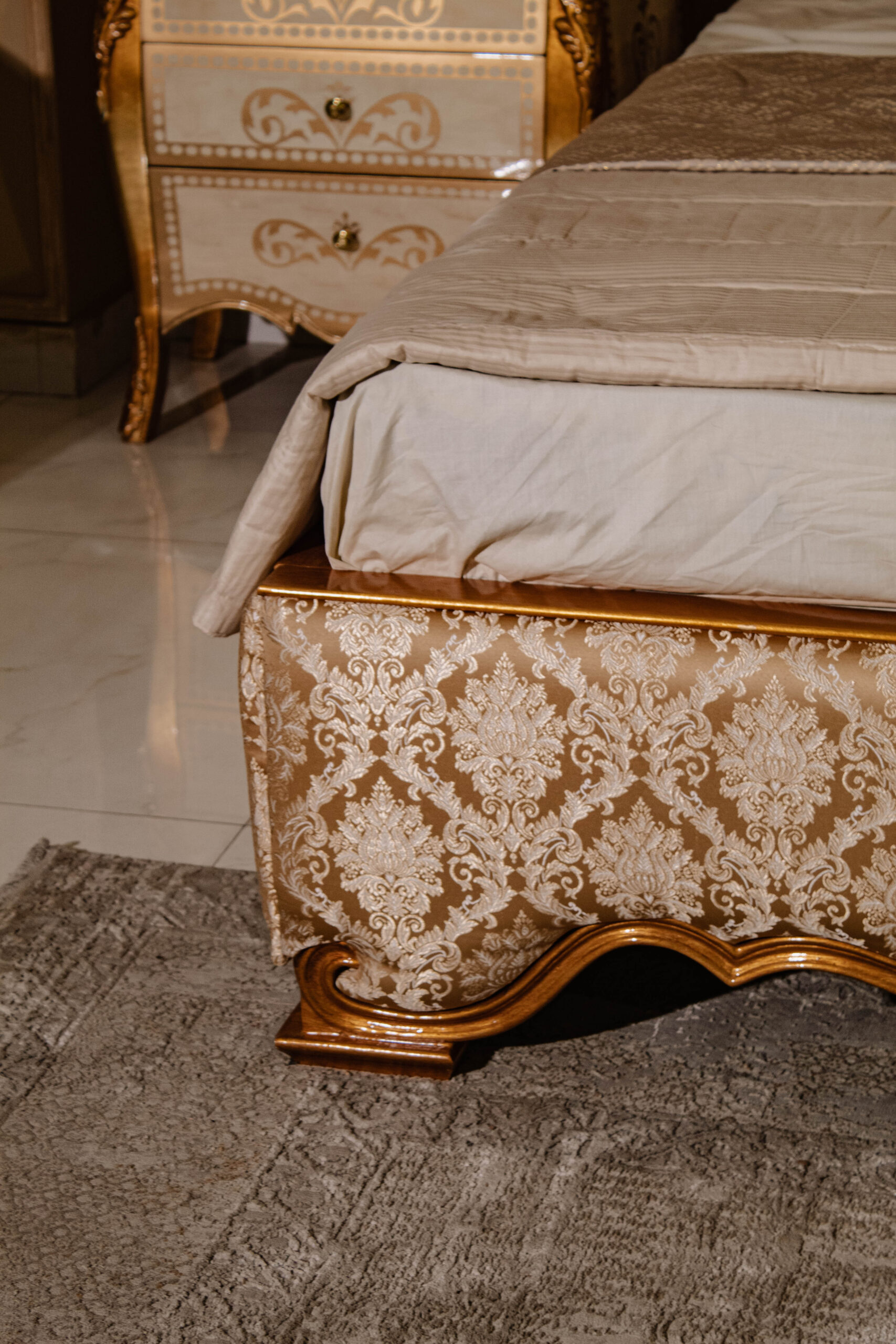 Versailles Bed - Image 2