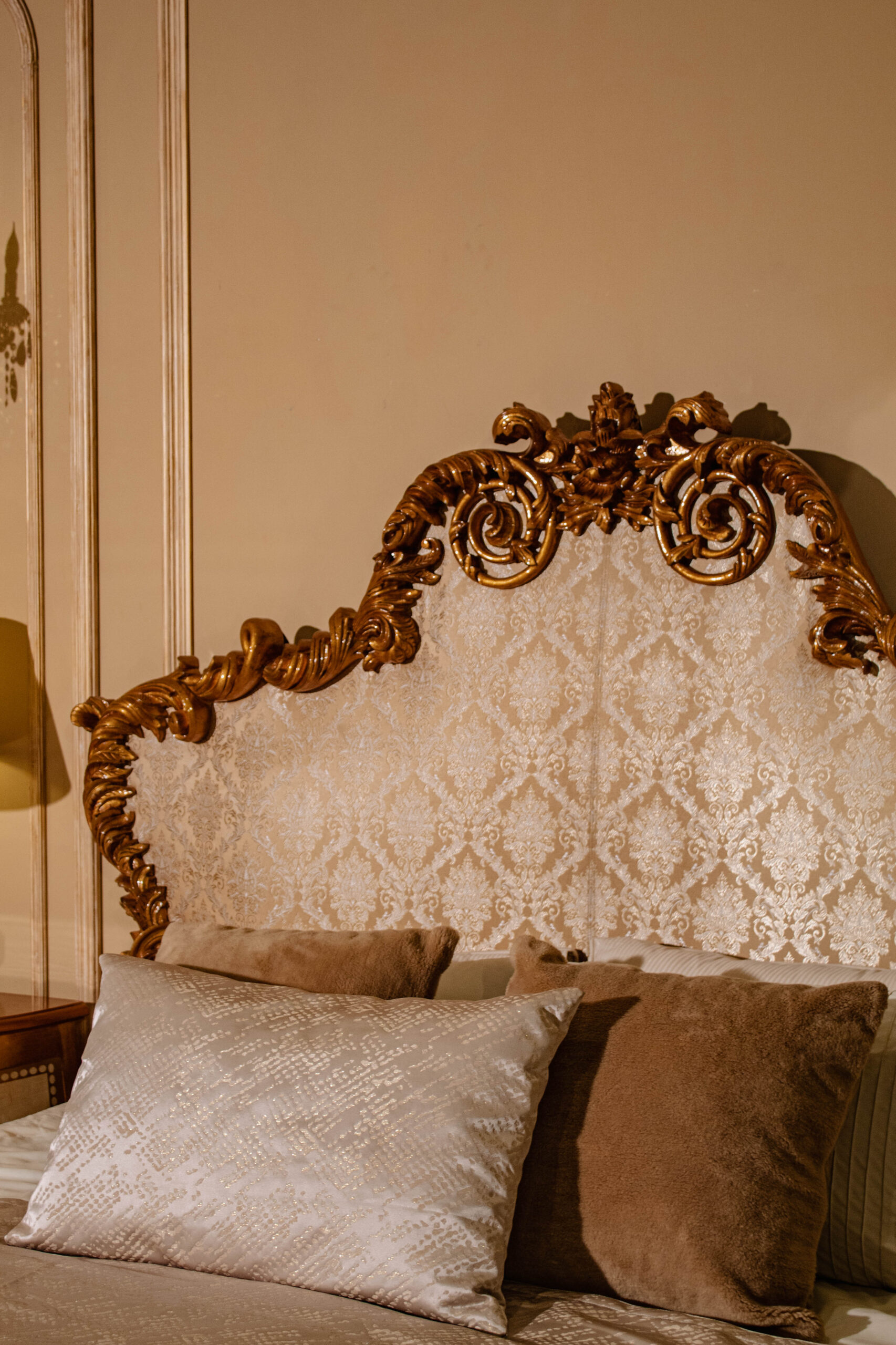 Versailles Bed - Image 10