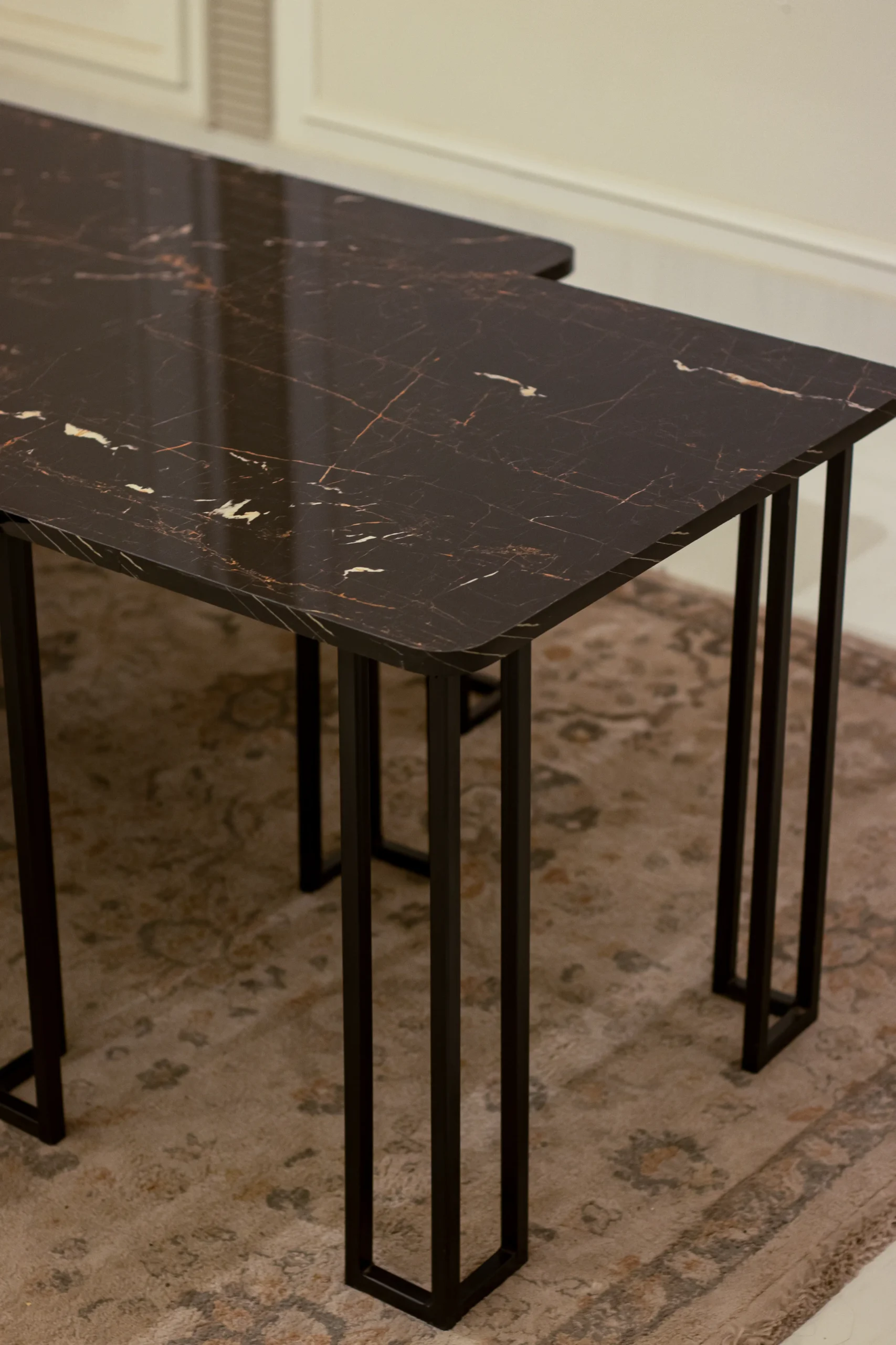 Axis Center Table Set